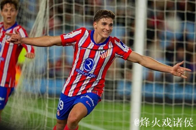 塞雷佐和半数马竞球员分组造访四家医院,为孩子们分发玩具 塞雷佐和半数马竞球员分组造访四家医院,为孩子们分发玩具