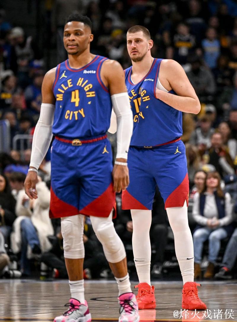 约基奇与威少双双三双,掘金狂胜篮网,雄鹿惊险击败魔术 约基奇与威少双双三双,掘金狂胜篮网,雄鹿惊险击败魔术