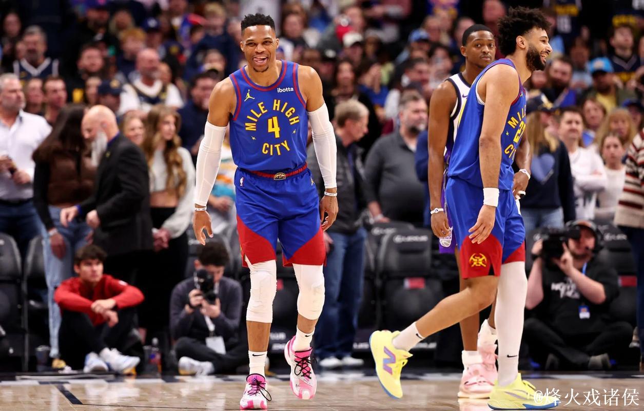 约基奇与威少双双三双,掘金狂胜篮网,雄鹿惊险击败魔术 约基奇与威少双双三双,掘金狂胜篮网,雄鹿惊险击败魔术