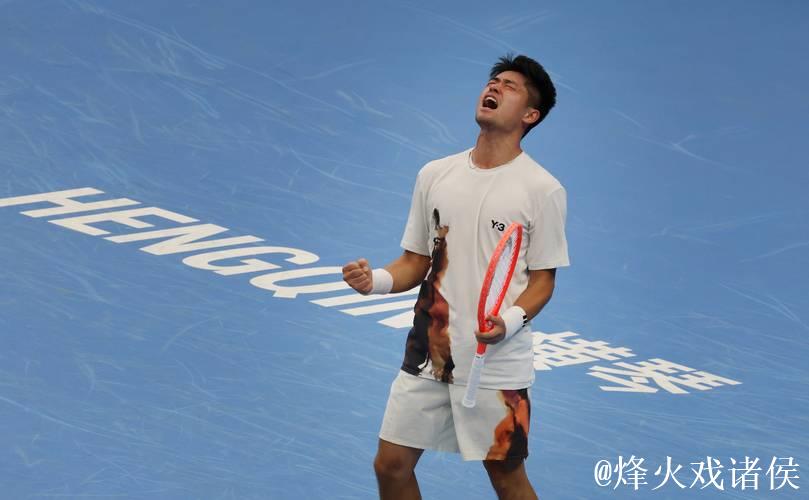 吴易昺力克商竣程 首次闯入全运会网球男单决赛并夺冠 吴易昺力克商竣程 首次闯入全运会网球男单决赛并夺冠